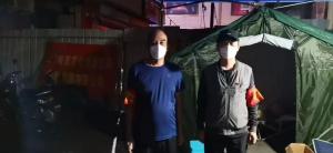 市文旅集團一線戰(zhàn)“疫”之：黨旗飄揚在門外，黨旗扎根在心里，53歲和35歲黨員成絕佳搭檔